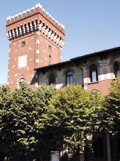 Rho, Intervento degli agenti della polizia locale a Palazzo Comunale